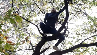 Bitch masturbate on a tall tree in a public place - Lesbo-illusion