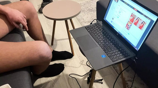 I left my naked photos on the computer for my stepcousin to fuck me