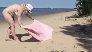 Acquaintance a MILF on Beach-full Film
