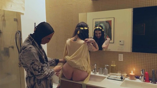 Lily Thot manifests at the Toilet Goddess for rough anal play