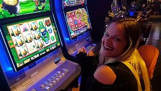 I gave pussy to strangers after winning at Casino in Las Vegas !!! Butt Paty, El Toro De Oro